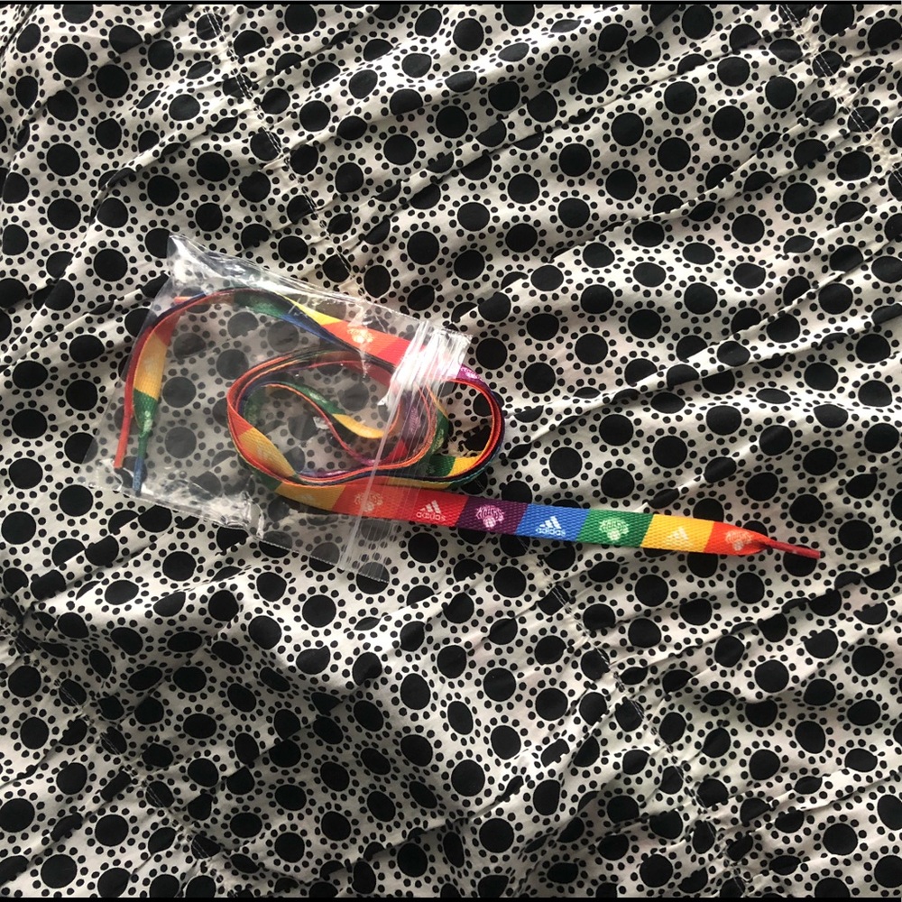 Adidas + New York Knicks Pride shoelaces